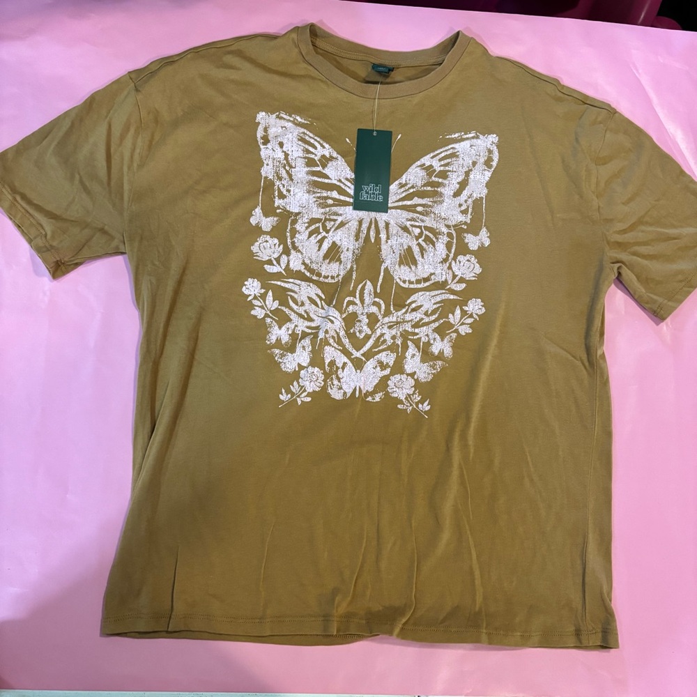 NEW Wild Fable Oversized Butterfly Graphic T-Shirt